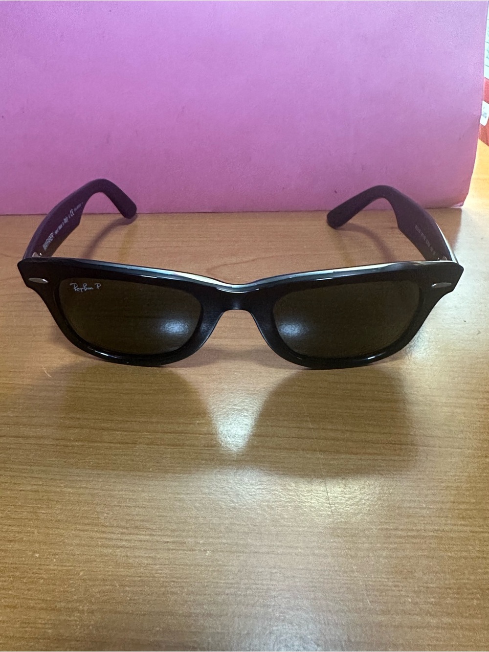 Ray-Ban Black Wayfarer Polarized Sunglasses with Brown Case - Picture 2 of 6